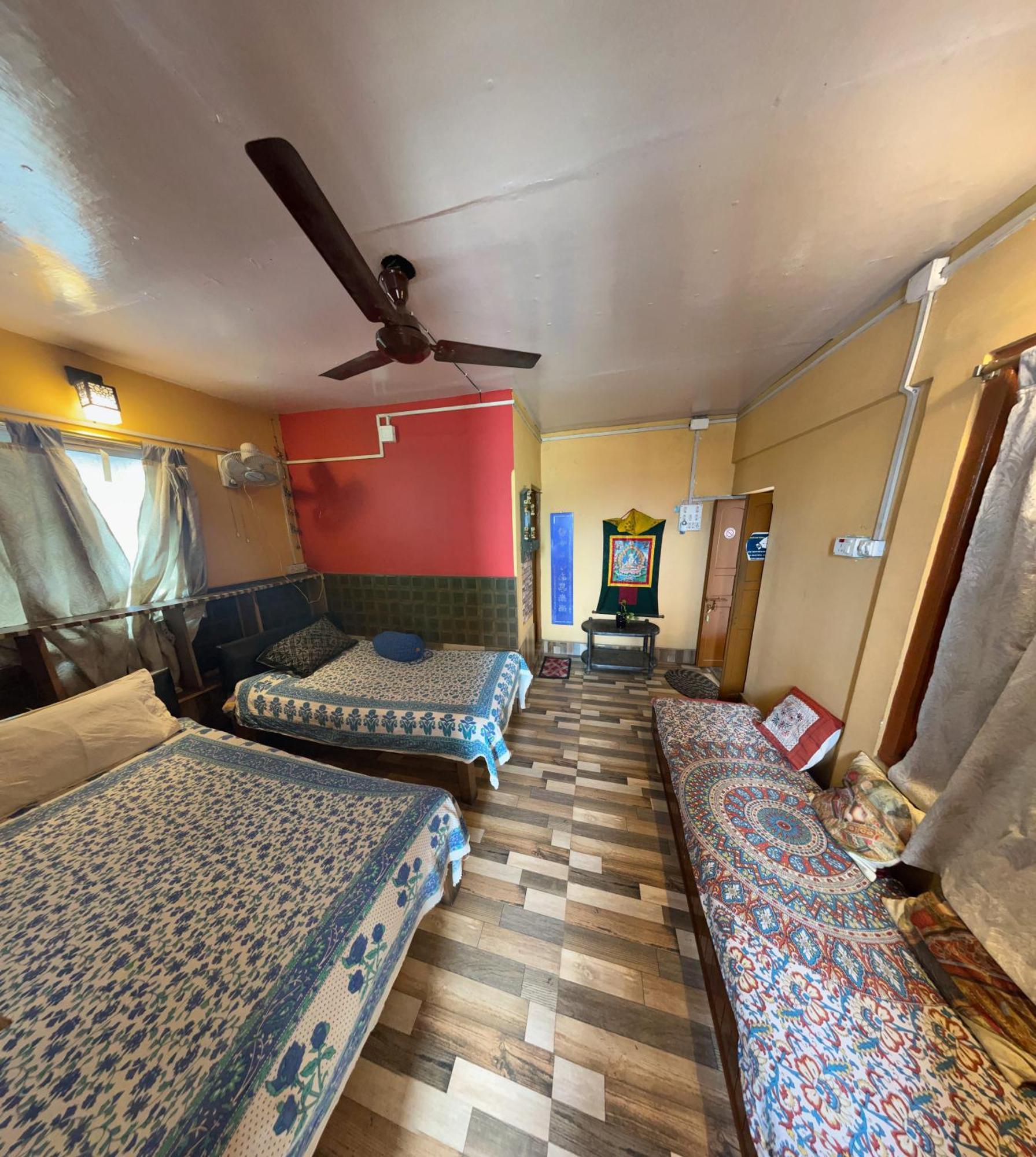 Calcutta Backpackers Homestay -Only For Backpackers & Travellers ภายนอก รูปภาพ